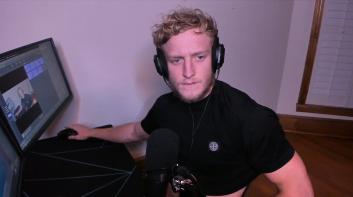 Tfue sitting at desk