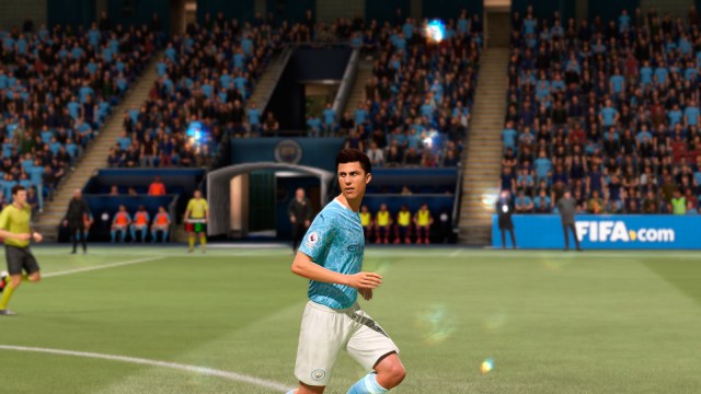 Rodri running in Manchester City kit. Screenshot via Dot Esports.