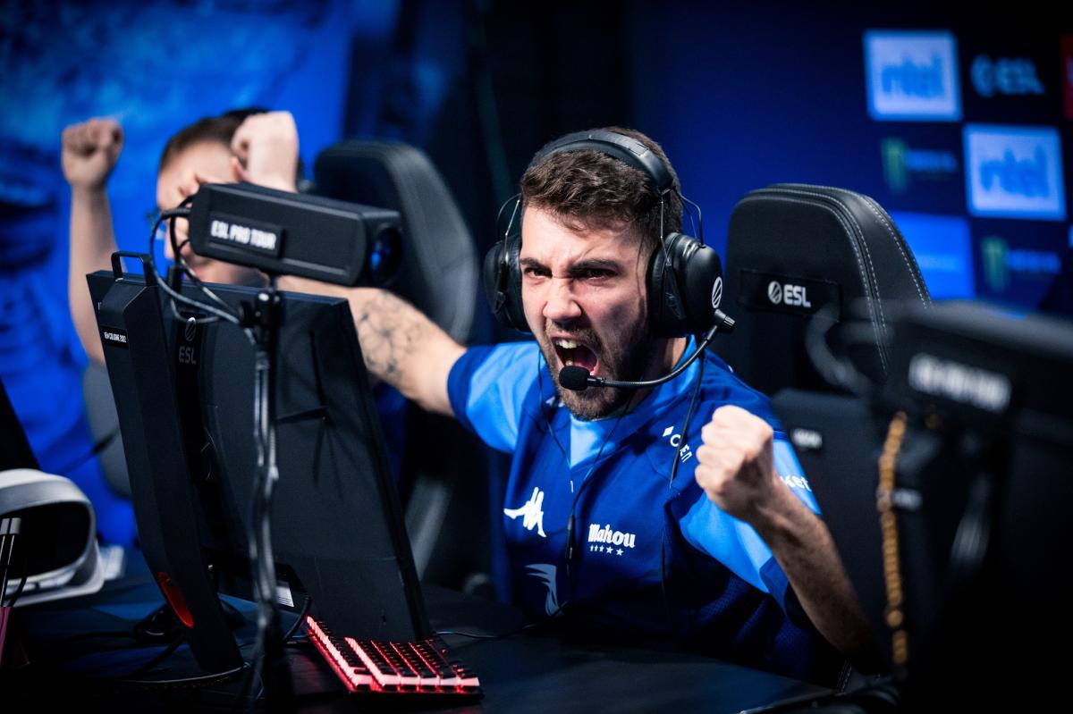 Mopoz, a player for Movistar KOI, celebrates a round win.