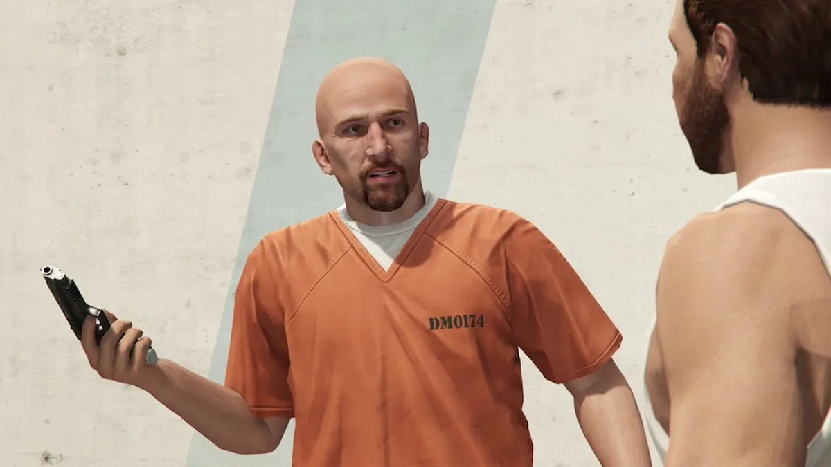 GTA Online two characters taking while one holds a gun dressed in prison orange