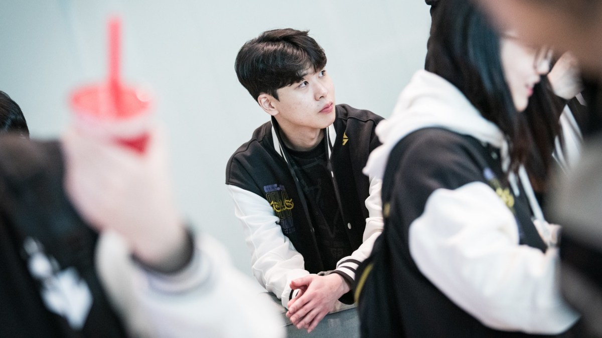 GenG League of Legends player waits to catch a plane to MSI 2023.