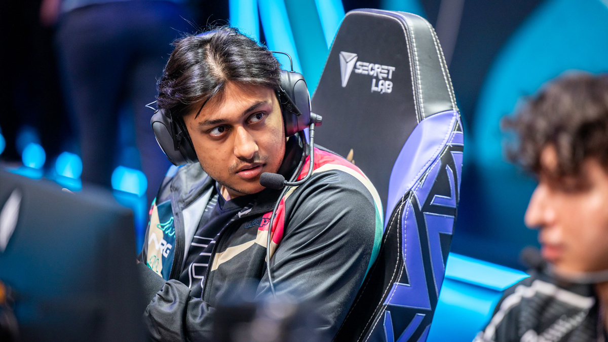 NRG's Dhokla turns to his teammates on stage at the LCS Summer Split 2023.