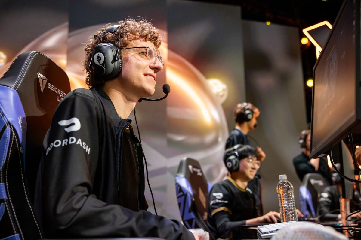 Golden Guardians' top laner Licorice smiles at the crowd in the Riot Games Arena.