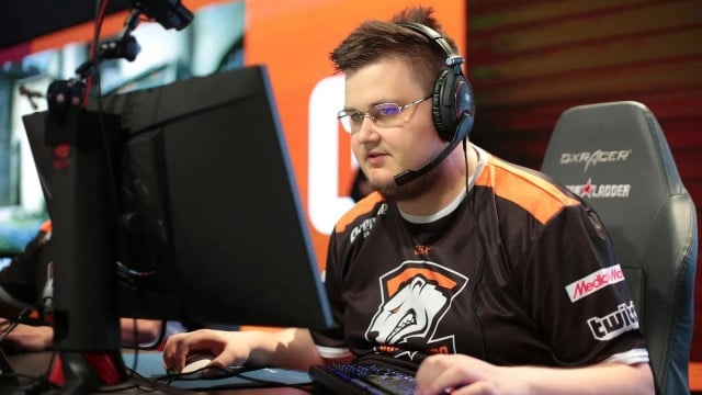 Snax competing at a LAN event.
