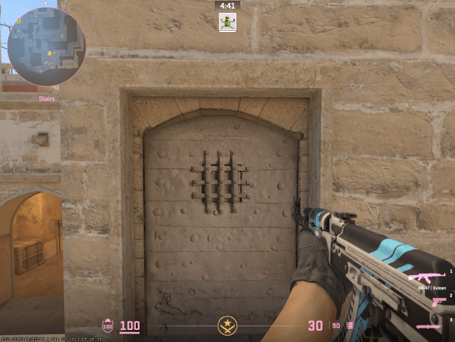 FOV CS2 Classic with the gun further into the corner staring at a door on mirage