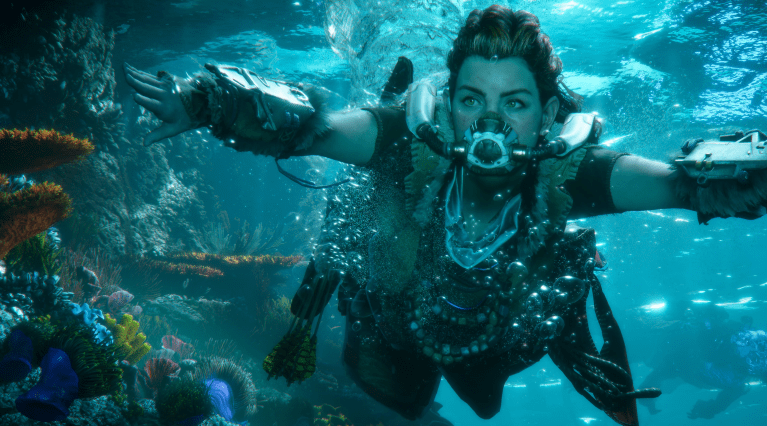 Aloy swimming underwater in Horizon Forbidden West