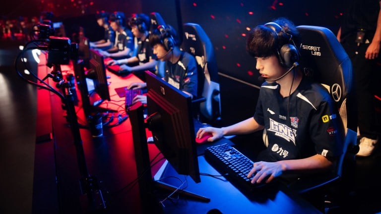 LNG Esports players competing at Worlds 2023.