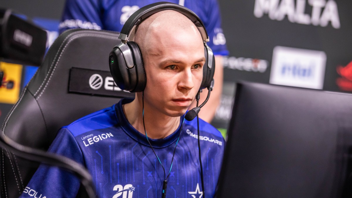 EliGE competing at ESL Pro League Season 18.