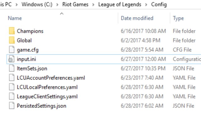 LoL game files on PC desktop