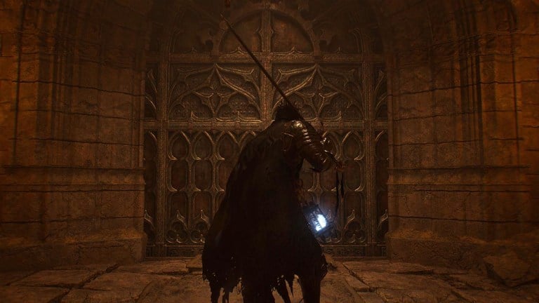 The player character facing a locked door to Skyrest Bridge in Lords of the Fallen