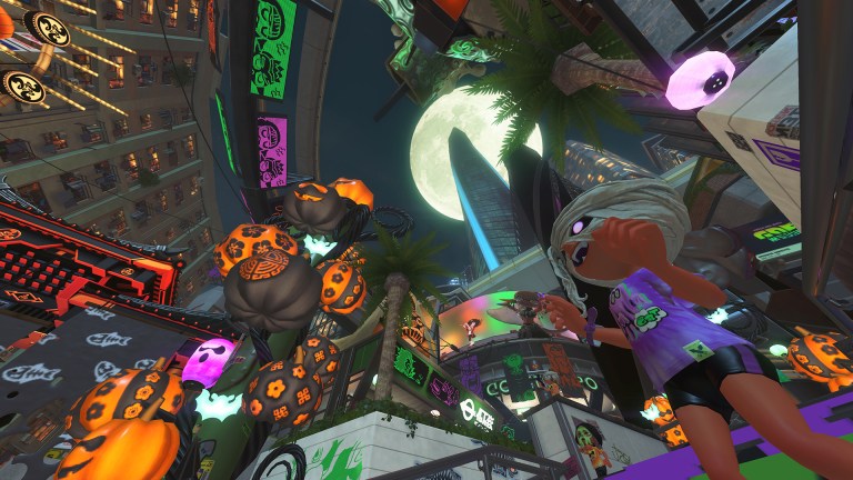 The main menu screen of Splatoon 3, with the Splatlands decorated for Splatoween