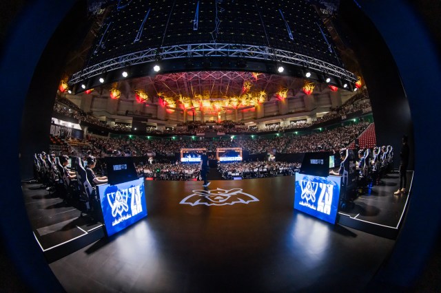 Worlds 2023 Quarterfinals match stage view