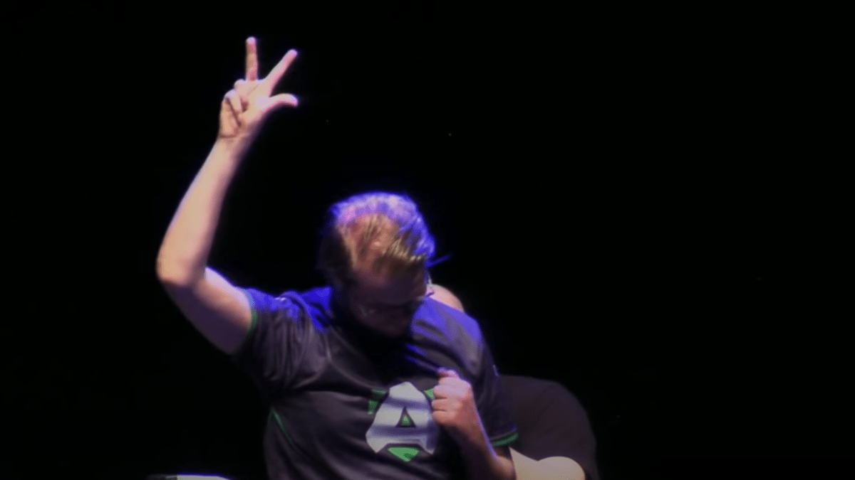 Armada celebrating his win at Genesis 4.