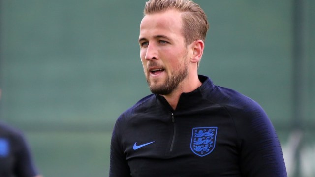 Harry Kane in English kit training in Russia.