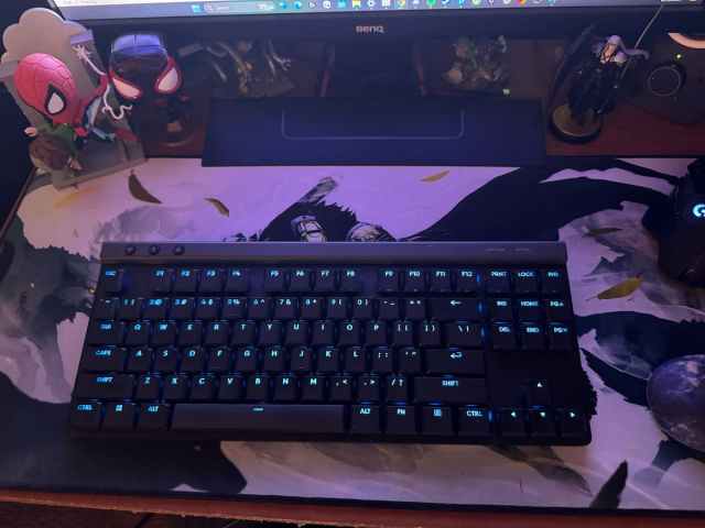 Photo of Logitech G515 on a desk