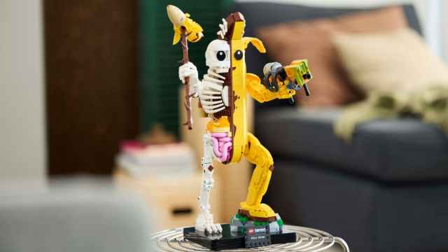 The Fortnite LEGO Peely Bone constructed in a promotional image.