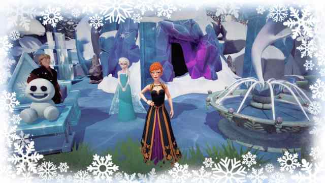 The player dressed as Anna standing with Elsa and Kristoff in Disney Dreamlight Valley.