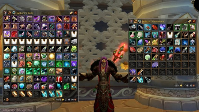 A player using the bagnon mod with cleaned bags in wow