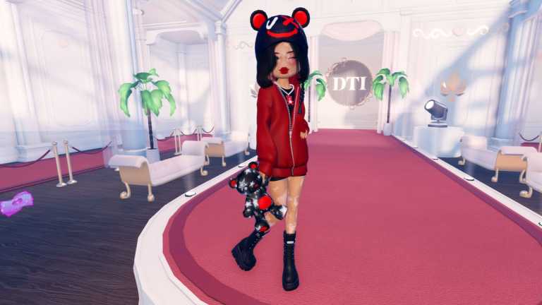 Wearing the KreekCraft hat while posing on the runway in Dress To Impress.