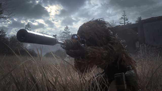 CoD MW Remastered sniper in a ghillie suit