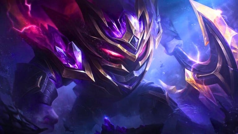 A purple gemstone Nautilus staring forward in his Crystalis Indomitus League skin