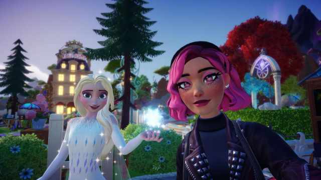 Elsa using magic in Disney Dreamlight Valley.