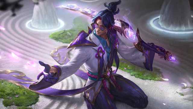 Spirit Blossom Master Yi holding a blade and rose petals.