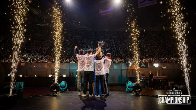 The back of GoNext hoisting the ALGS Y4 Champs trophy
