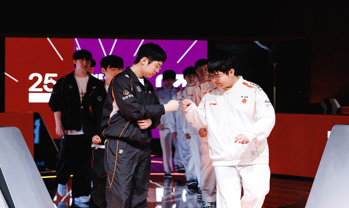 Zeus fist bumping 369 at First Stand 2025.