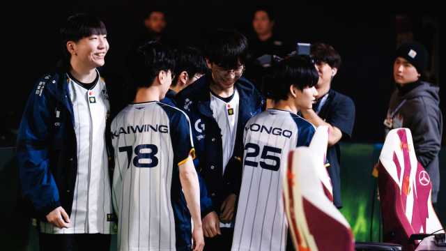 Picture showing lying Oyster huddle onstage at First Stand Tournament 2025 Round Robin Stage on March 11, 2025 at LoL Park in Seoul, Korea.