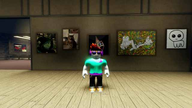 Chilling and waiting for codes. Screenshot by Dot Esports