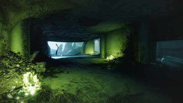 A hallway with three light braziers in the Mausoleum in Destiny 2, where Vorok spawns.